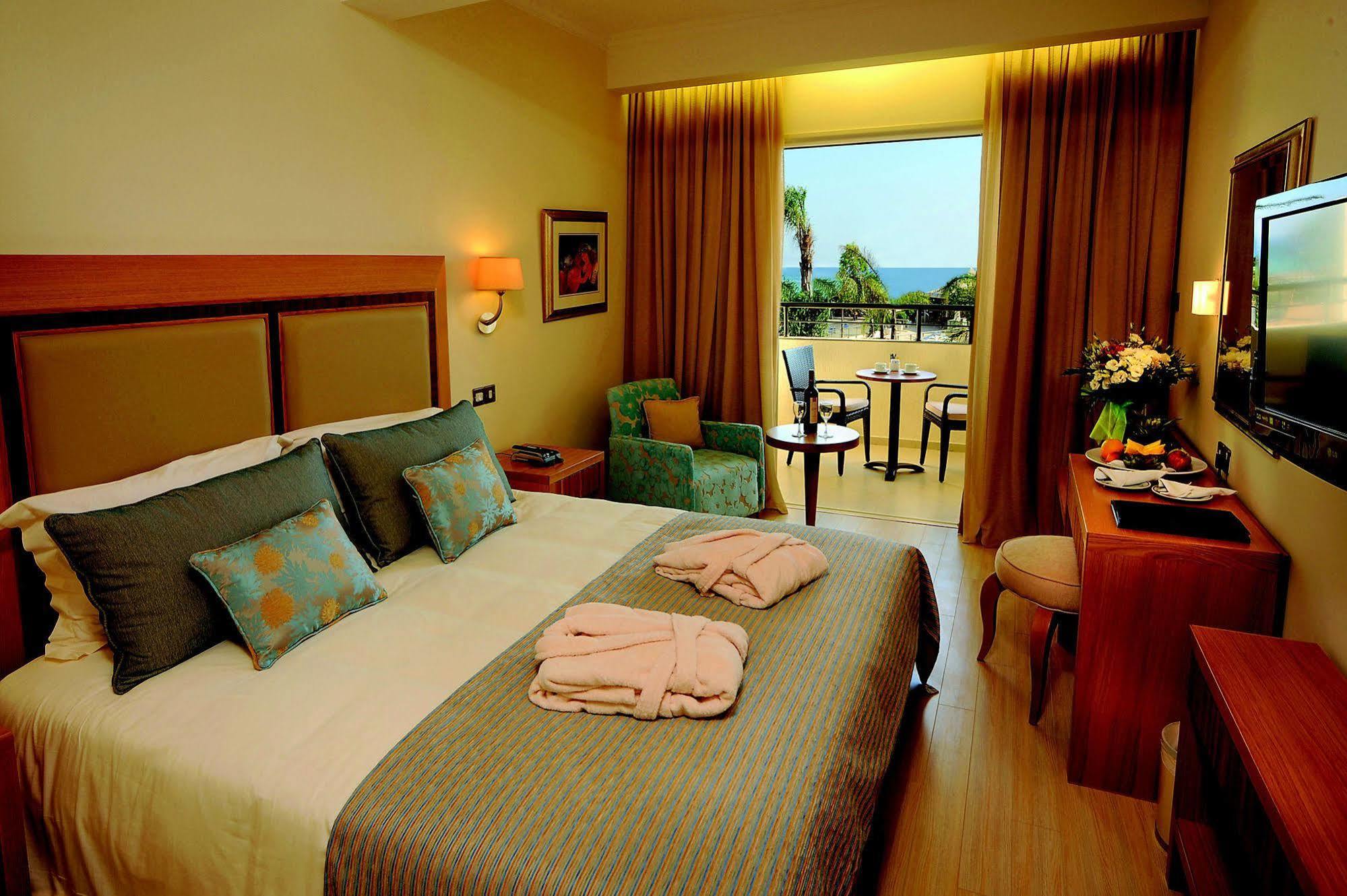 Olympic Bay Adults Only Hotel Ayia Napa Exterior foto